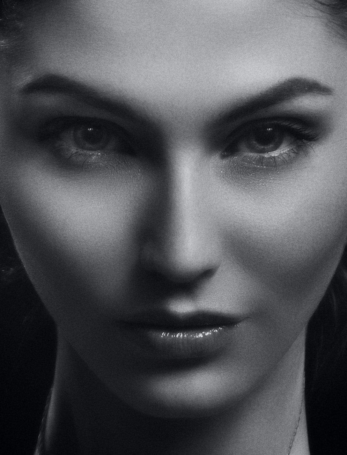 tips for professional female headshots